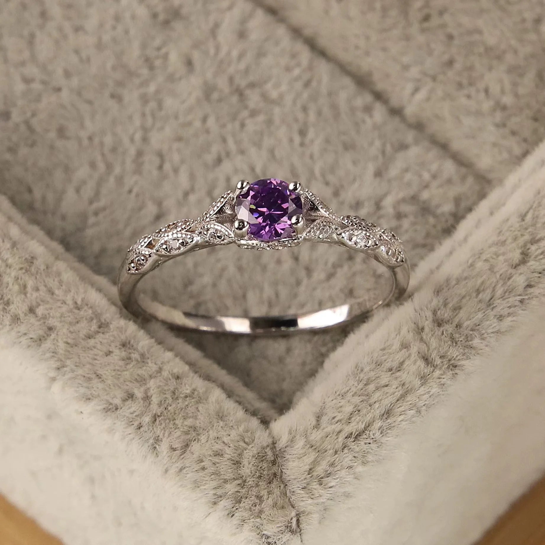 Light Luxury Amethyst Ring – Elegant Zirconia Gem Ring for Women