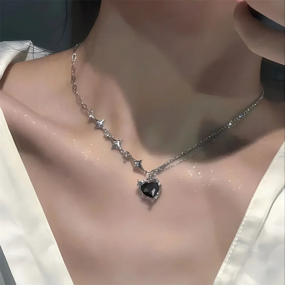 Crystal Heart Pendant Necklace – Sweet & Cool Y2K Clavicle Chain for Women